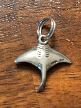 Sterling Silver Manta Ray Charm Pendant - Silver